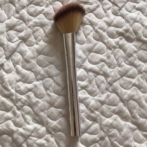 It cosmetics brush